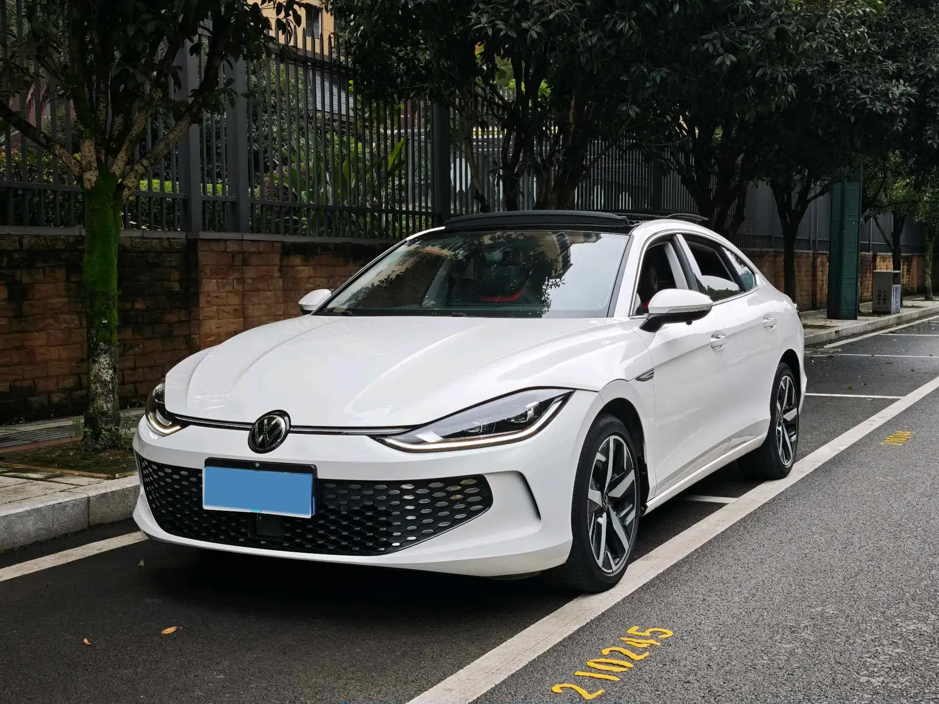 2023 VOLKSWAGEN LAMANDO view 1