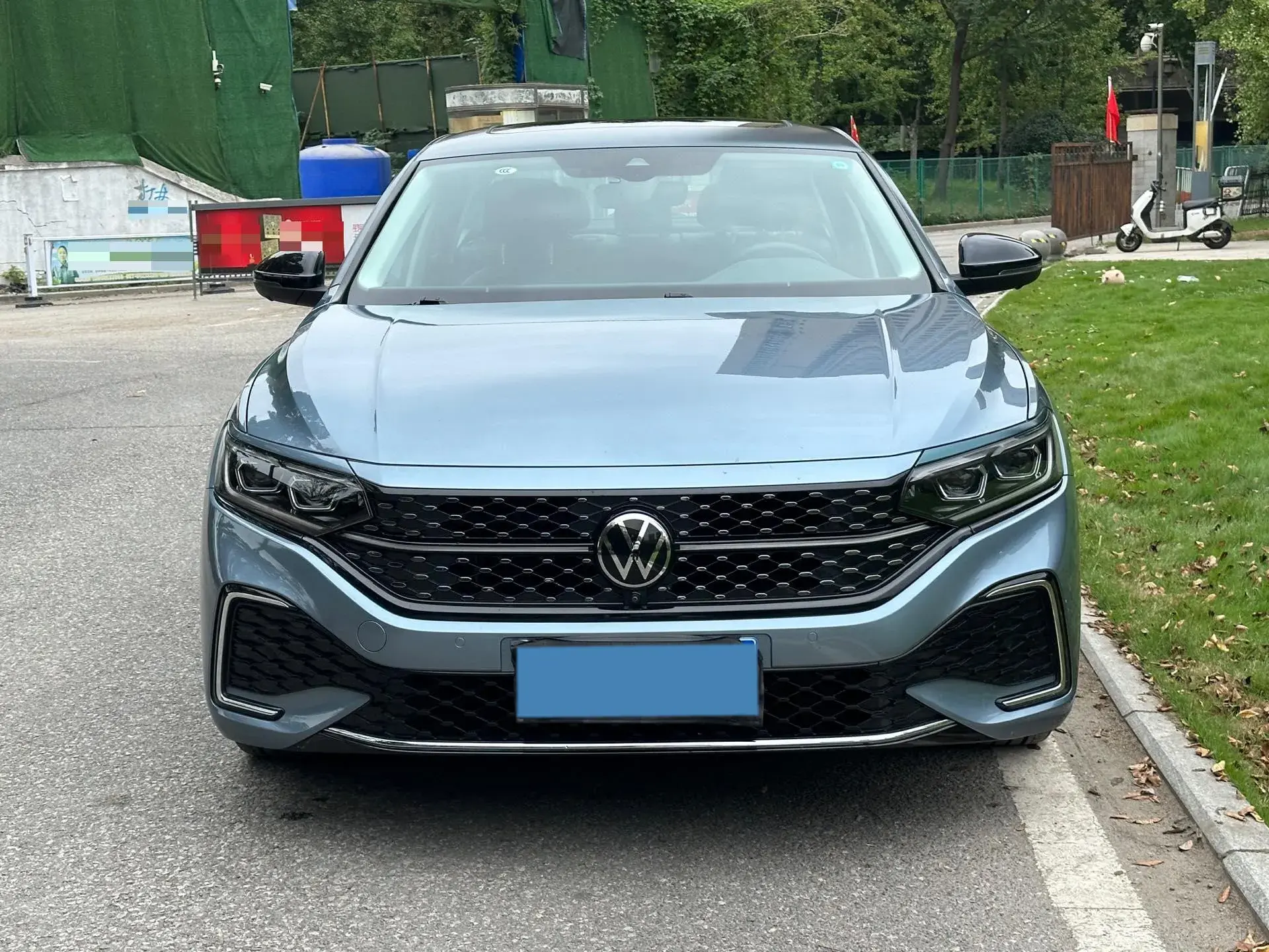 2023 VOLKSWAGEN PASSAT thumbnail 2