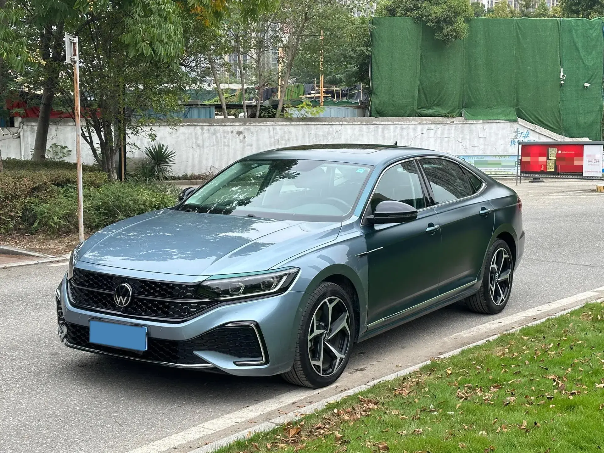 2023 VOLKSWAGEN PASSAT view 1