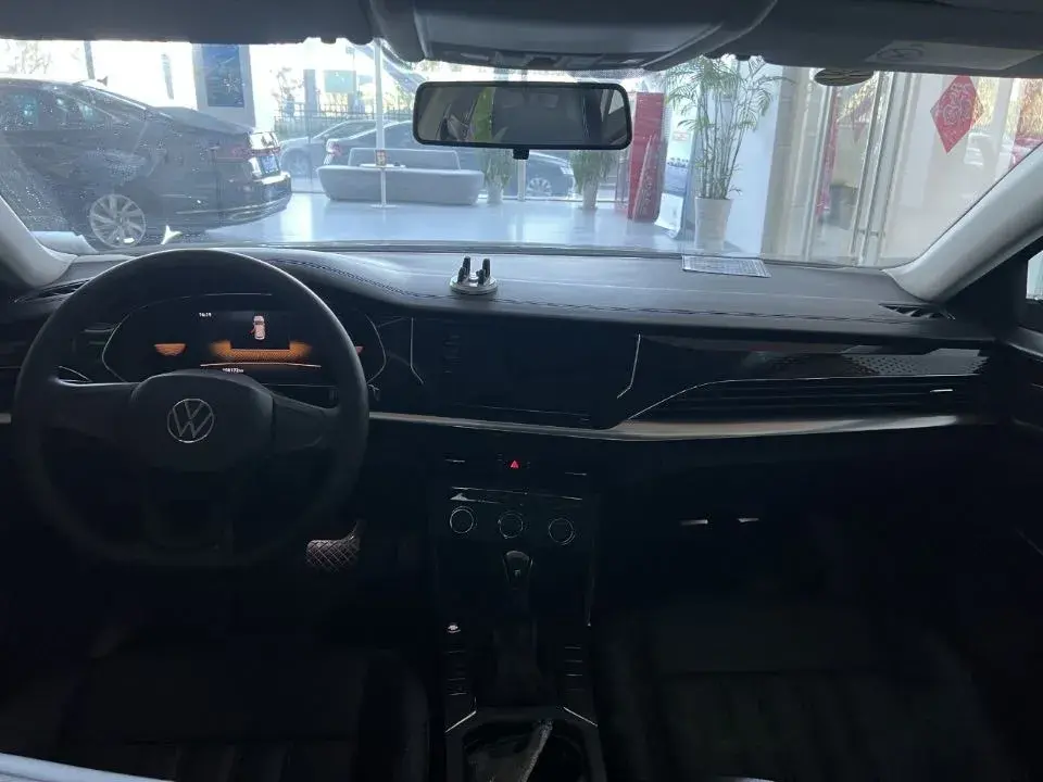 2022 VOLKSWAGEN PASSAT thumbnail 2