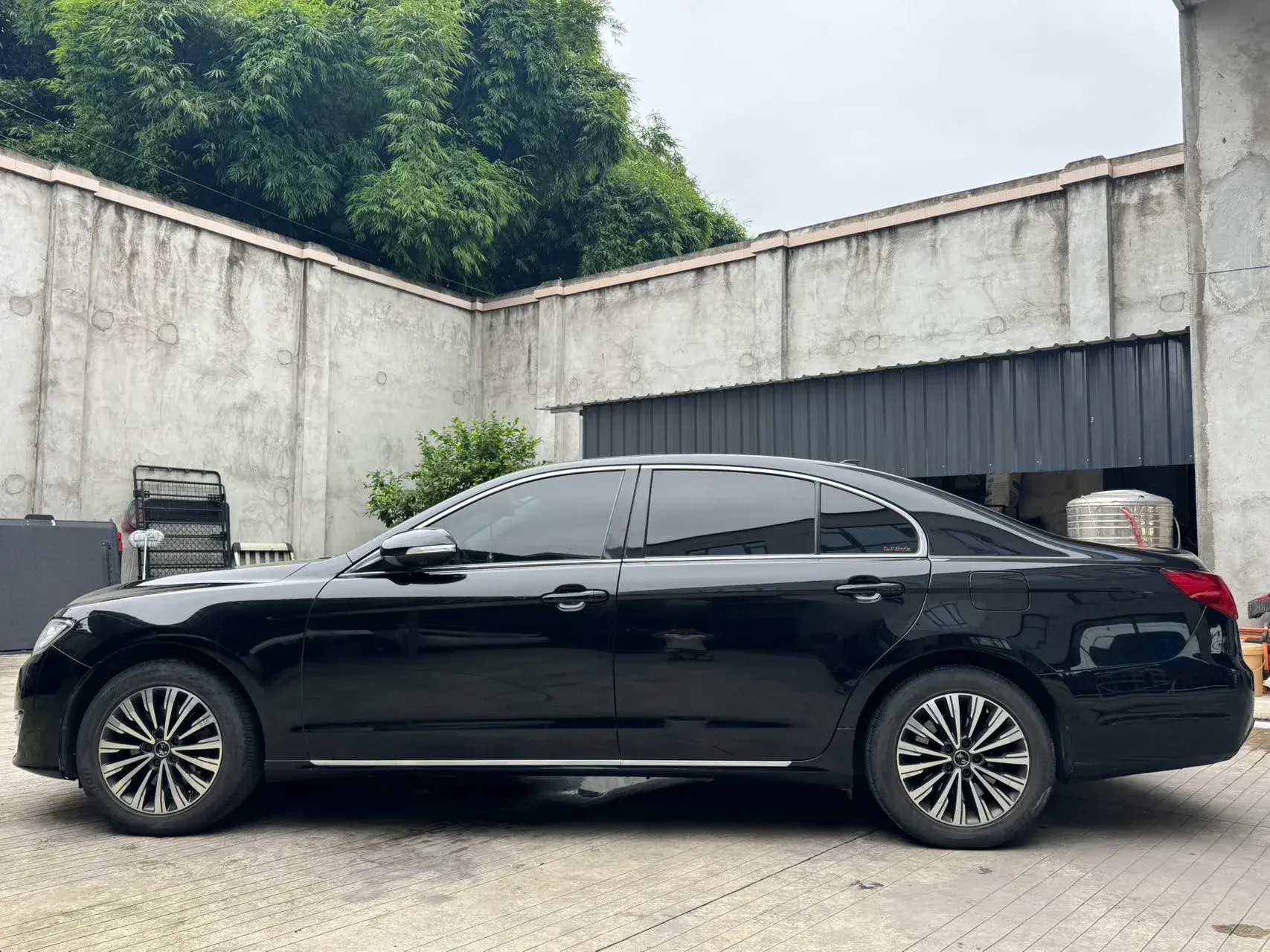 2018 HONGQI H7 thumbnail 3