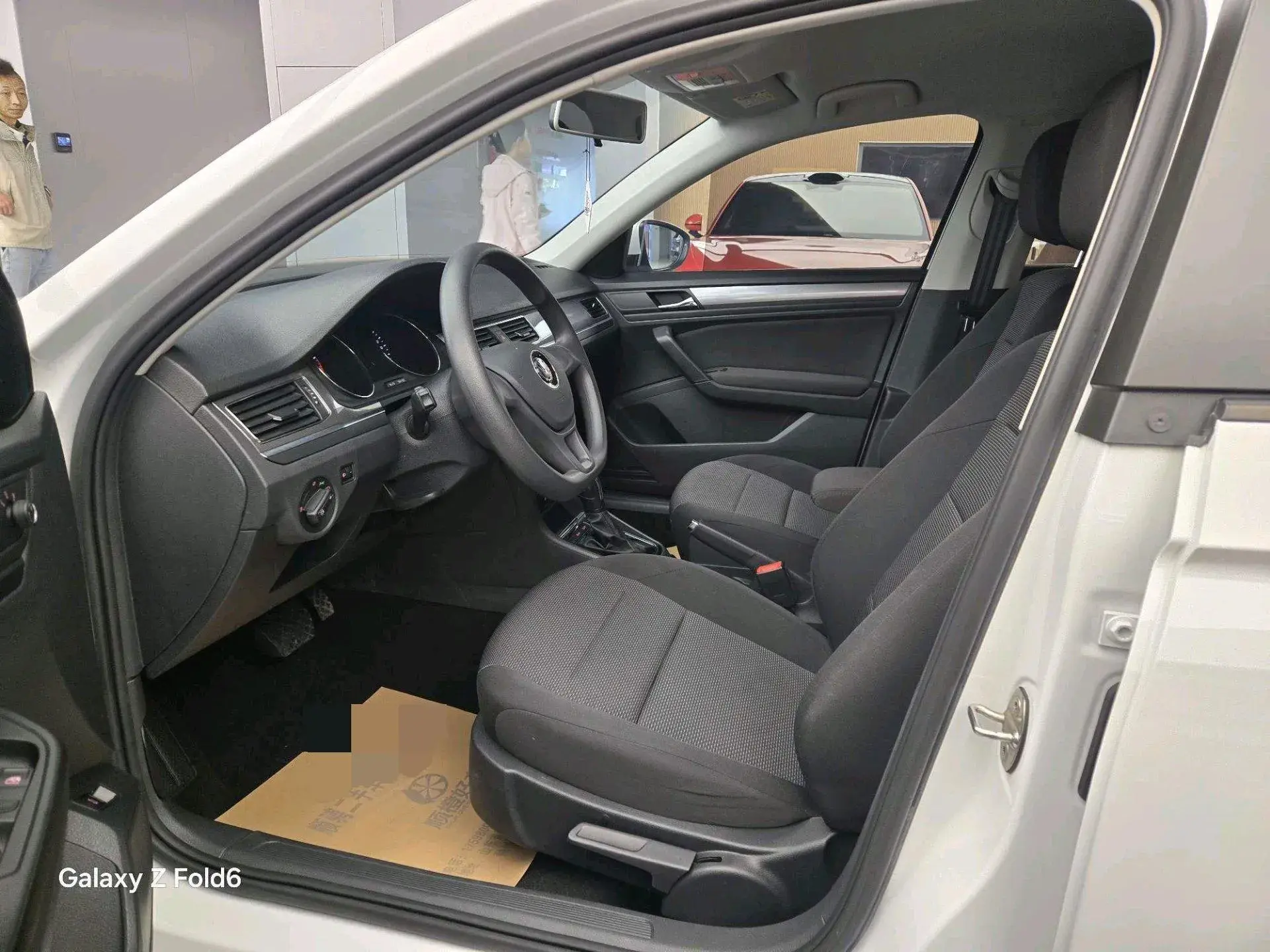 2019 VOLKSWAGEN BORA thumbnail 4