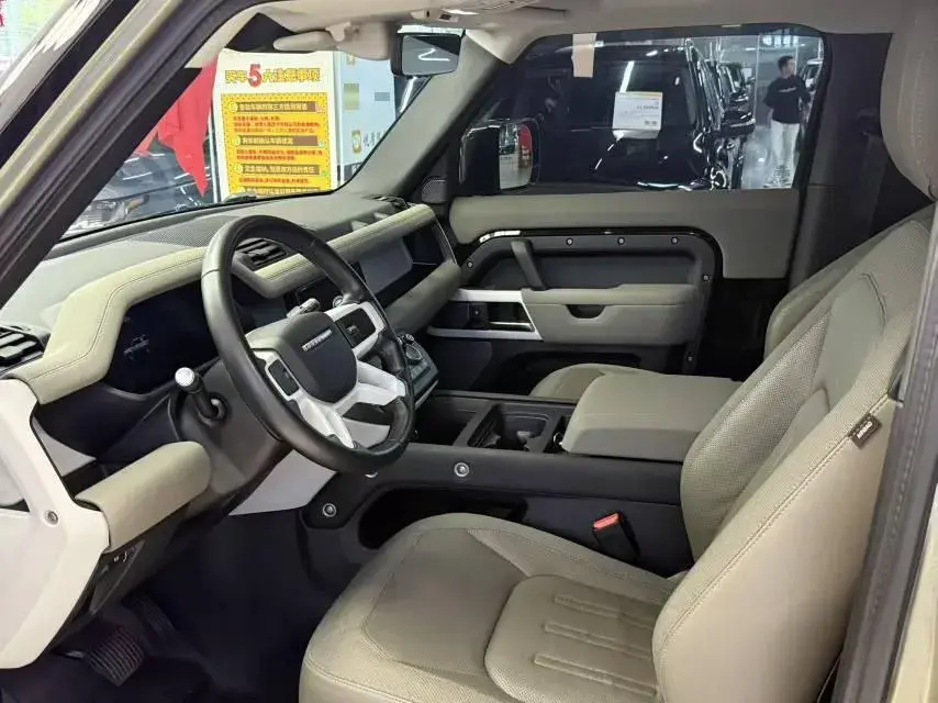 2021 LAND ROVER thumbnail 4