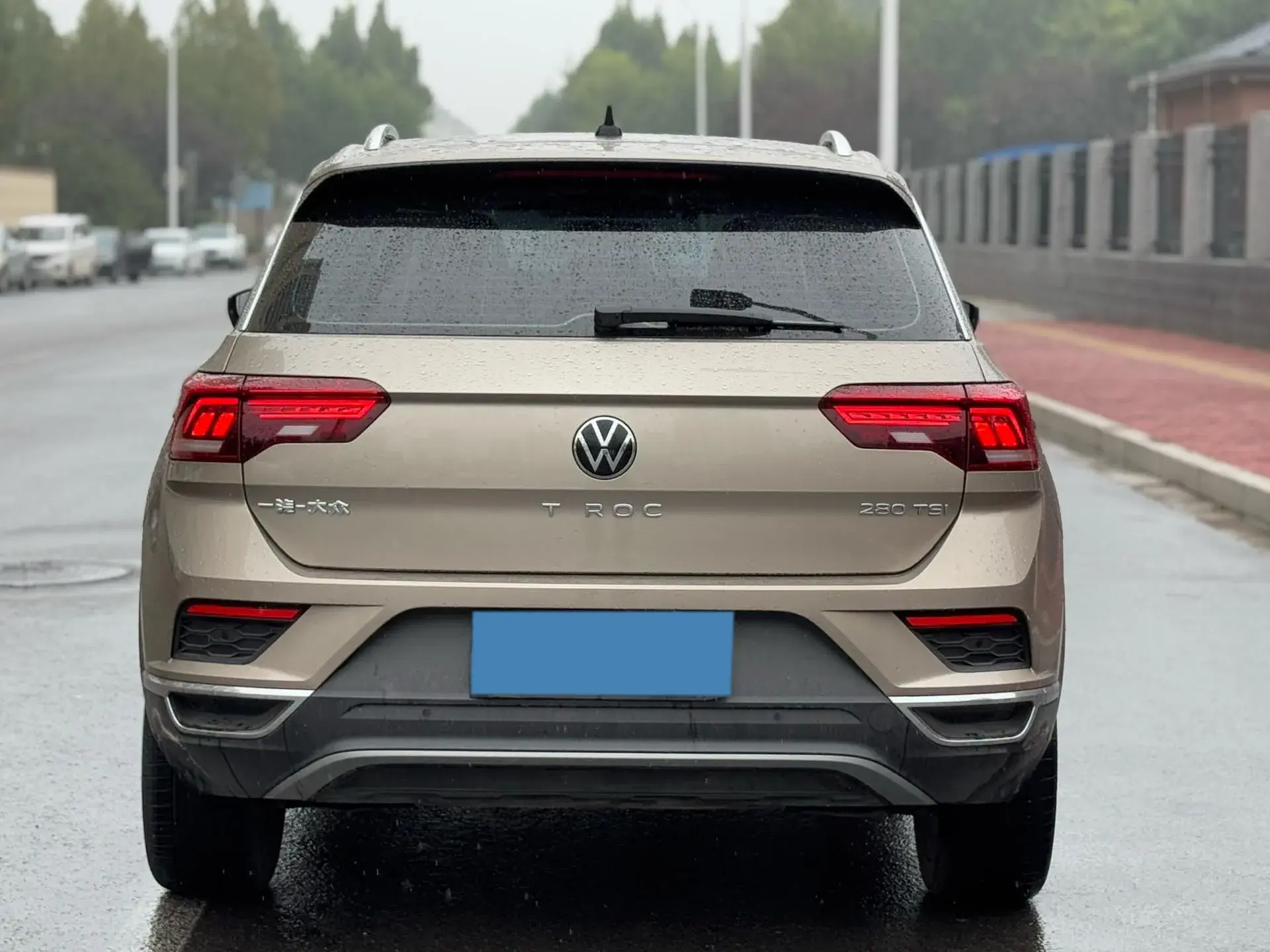 2021 VOLKSWAGEN T-ROC thumbnail 4