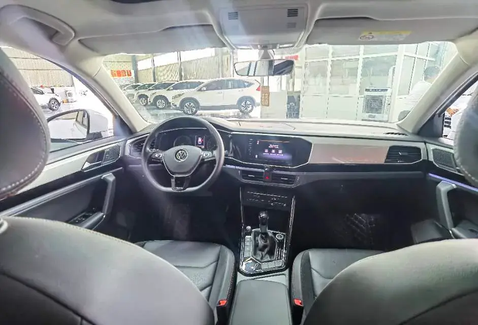 2020 VOLKSWAGEN TAYRON thumbnail 4