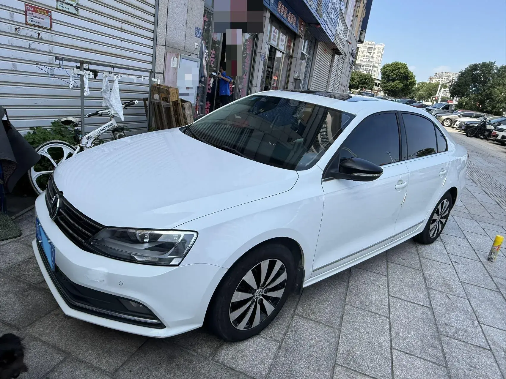 2018 VOLKSWAGEN SAGITAR view 1