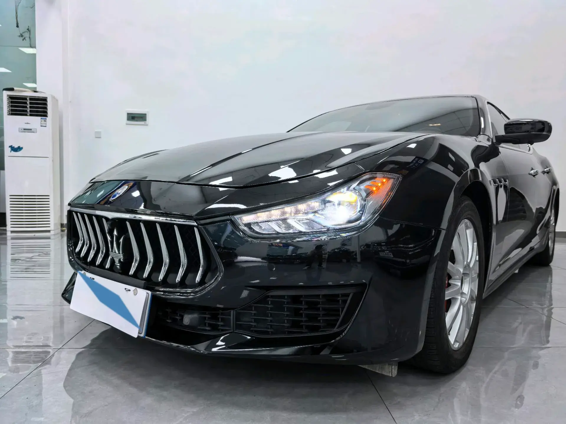 2018 MASERATI GHIBLI thumbnail 3