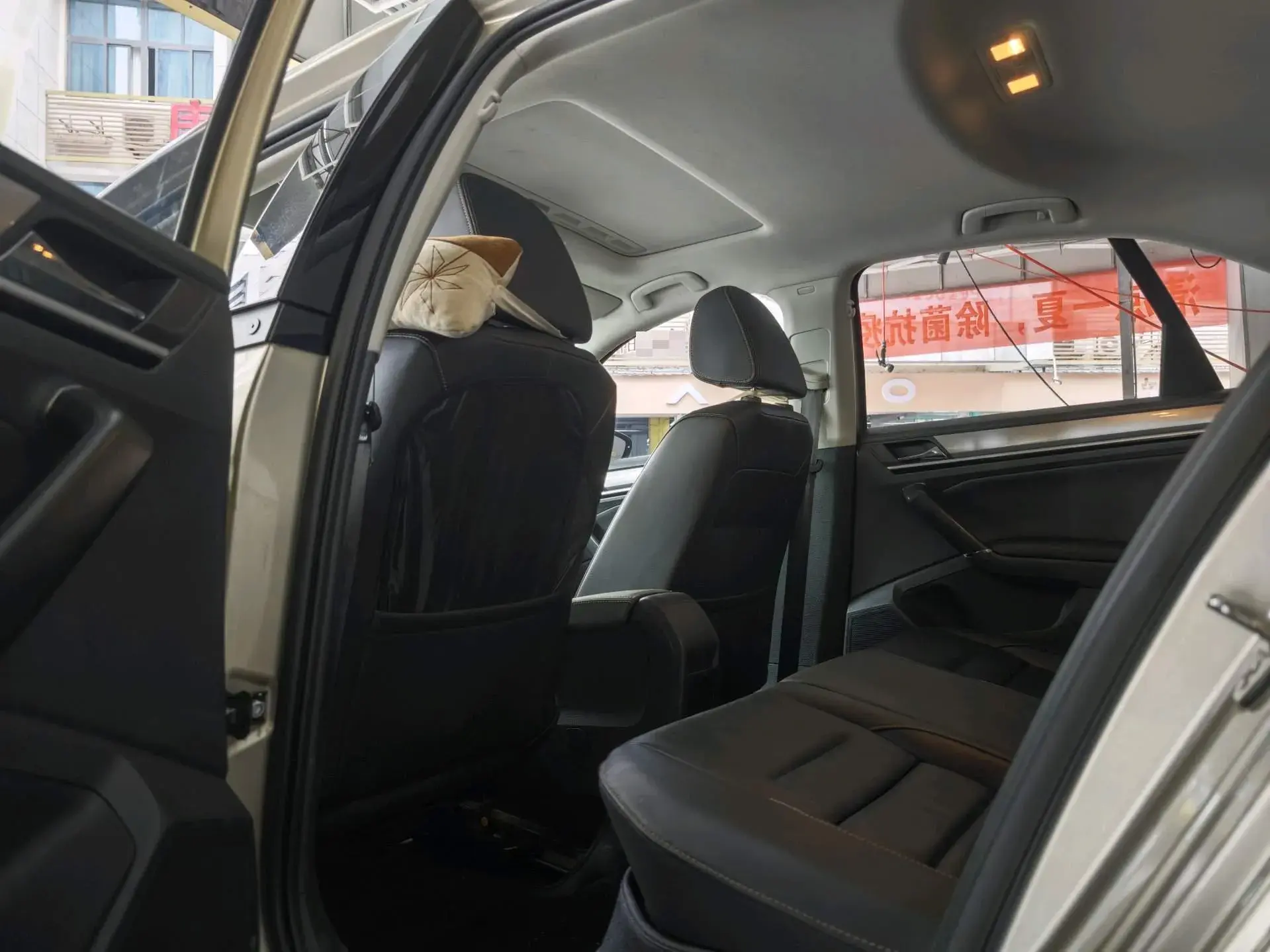 2018 VOLKSWAGEN BORA thumbnail 4