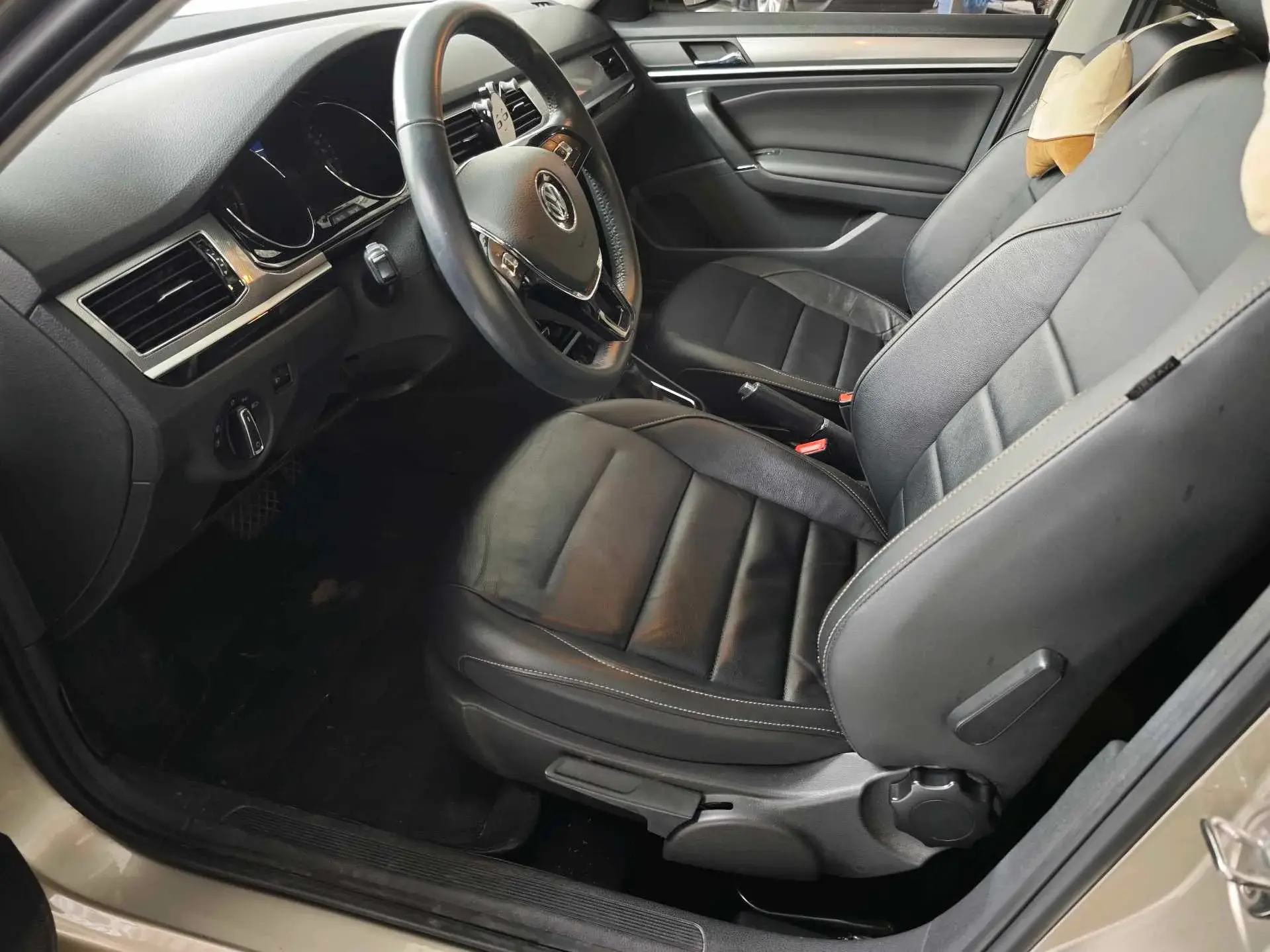 2018 VOLKSWAGEN BORA thumbnail 3