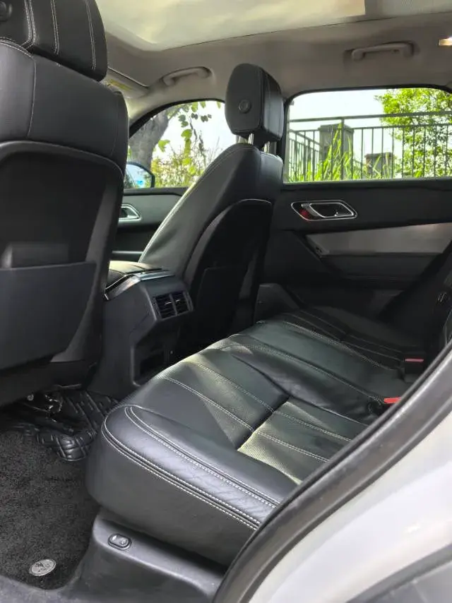 2018 LAND ROVER thumbnail 3