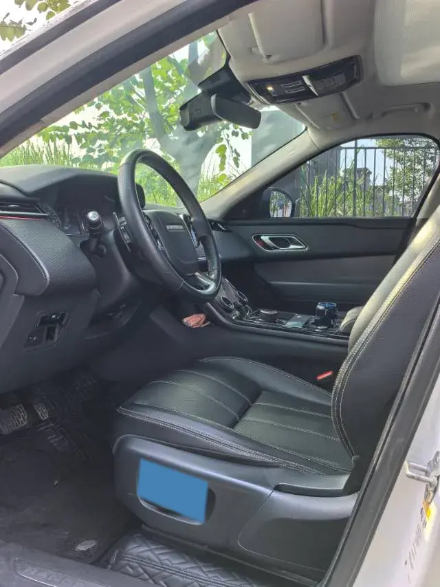 2018 LAND ROVER thumbnail 4