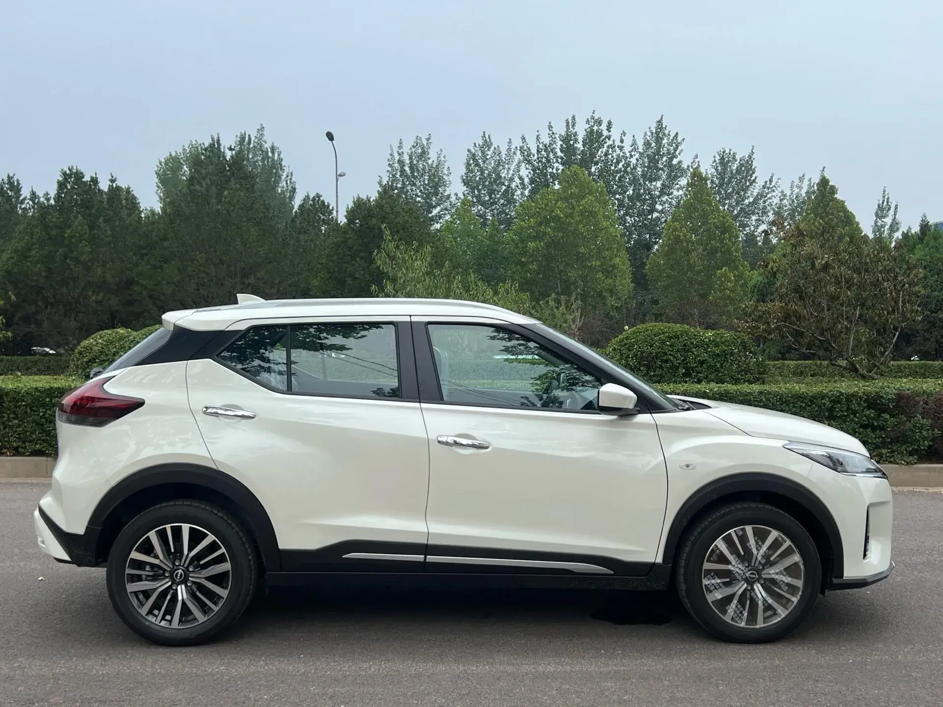 2023 NISSAN KICKS thumbnail 4