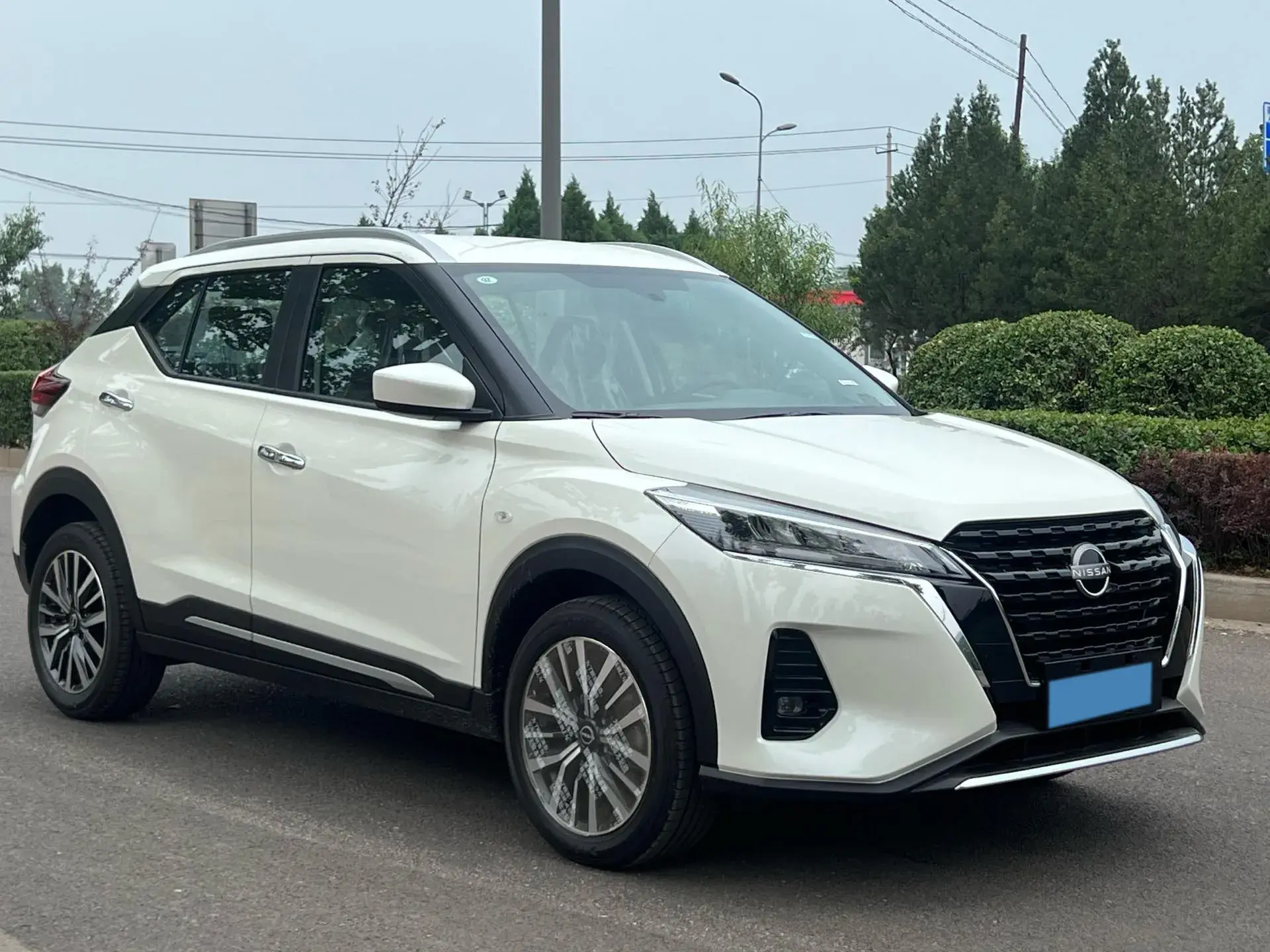 2023 NISSAN KICKS thumbnail 3