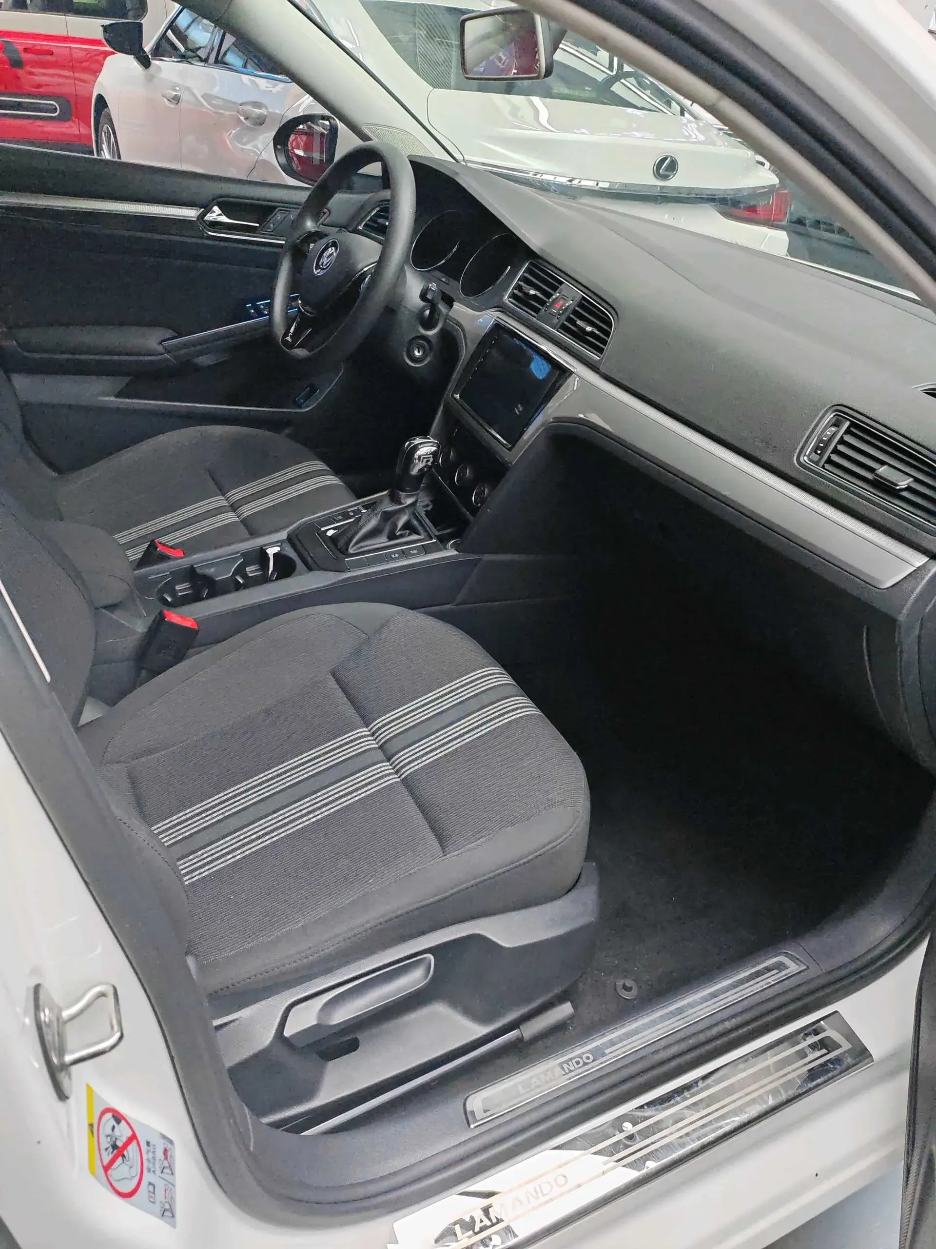 2018 VOLKSWAGEN LAMANDO thumbnail 4