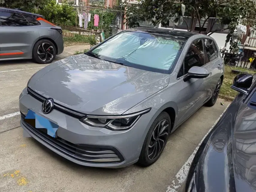 2023 VOLKSWAGEN GOLF view 1