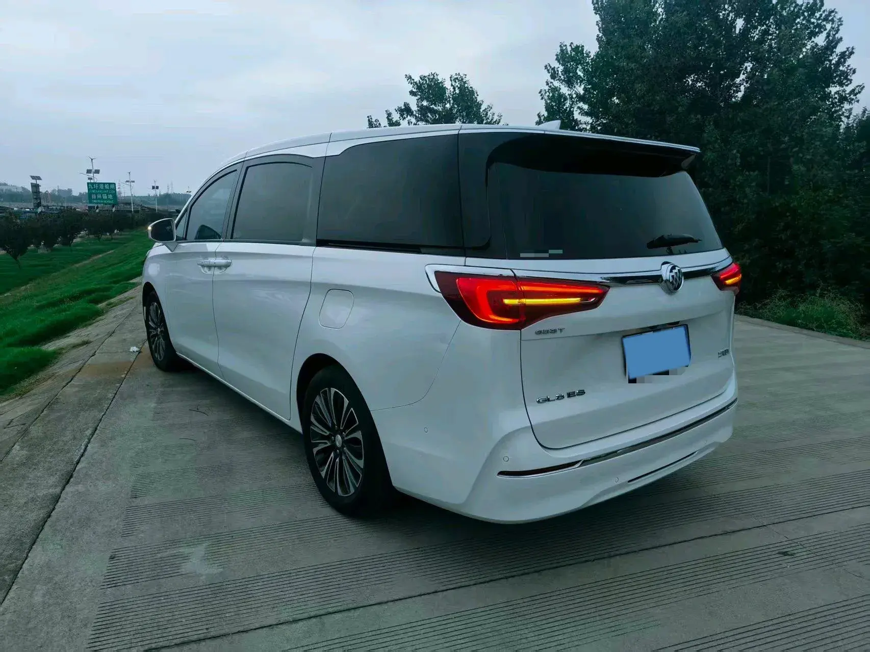 2021 BUICK GL8 thumbnail 4