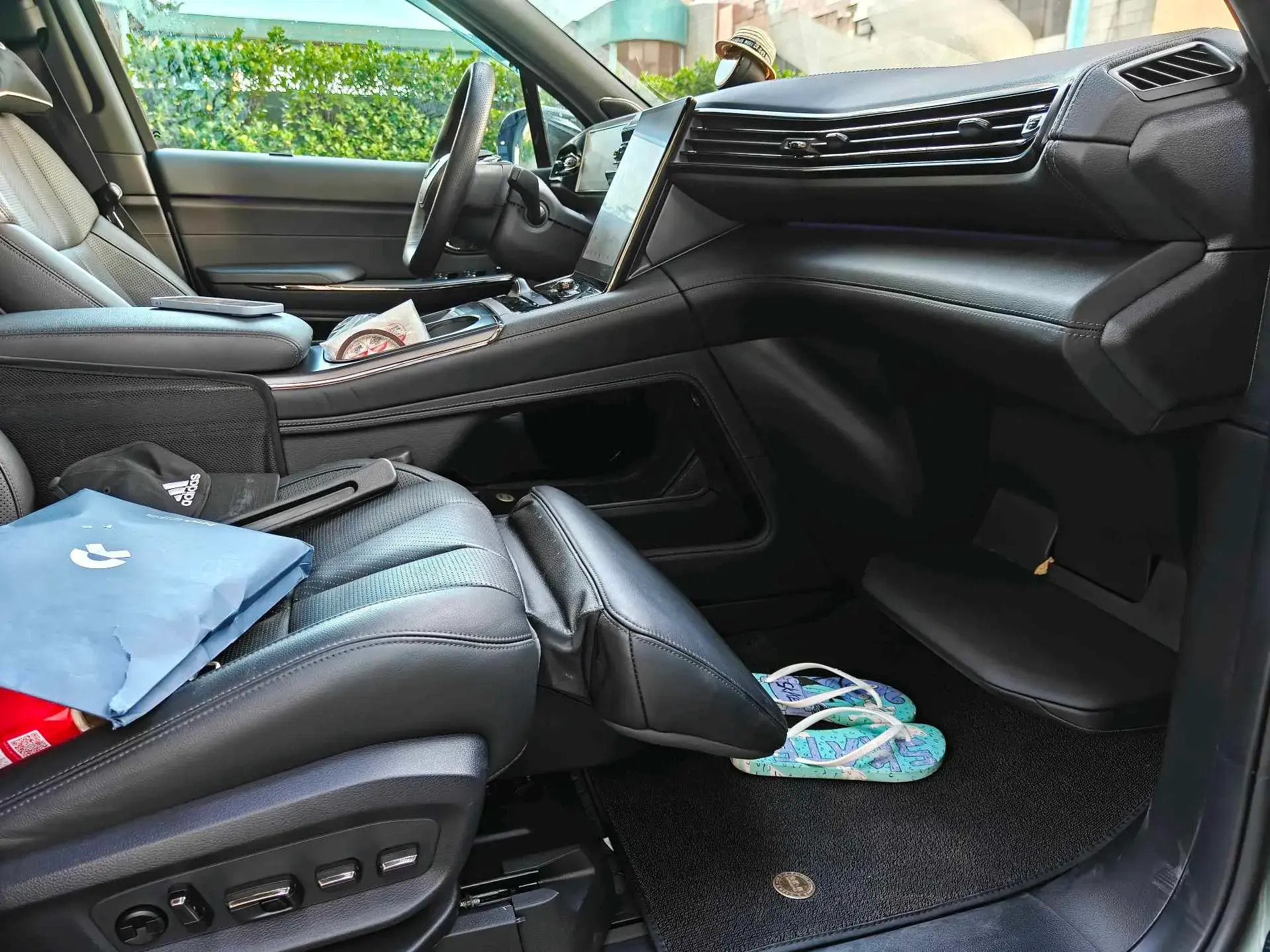 2022 NIO ES8 thumbnail 2