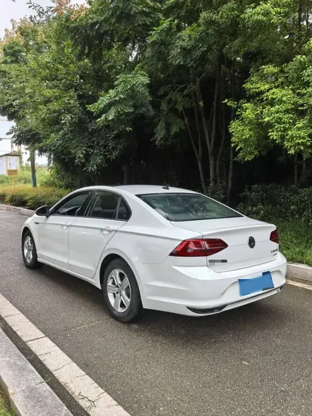 2021 VOLKSWAGEN LAMANDO thumbnail 3