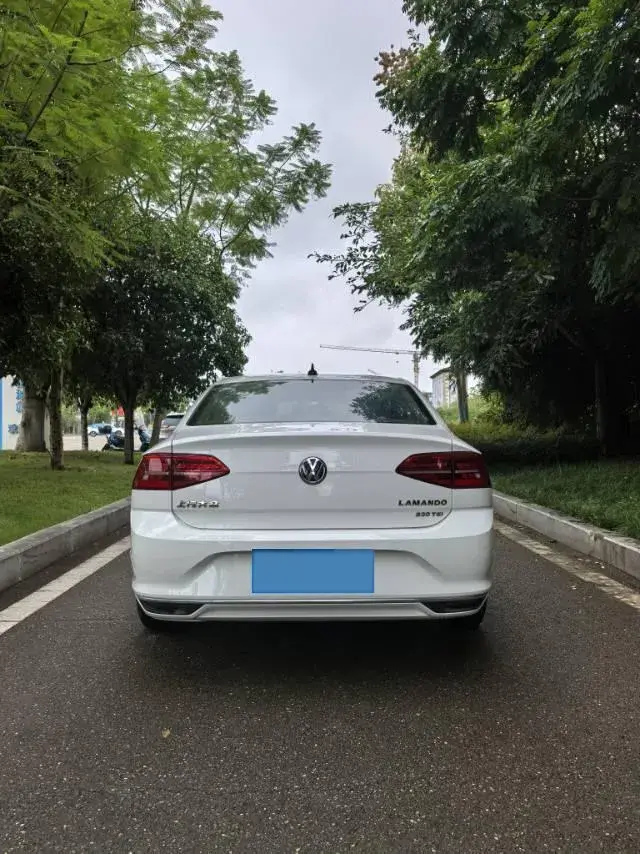 2021 VOLKSWAGEN LAMANDO thumbnail 4