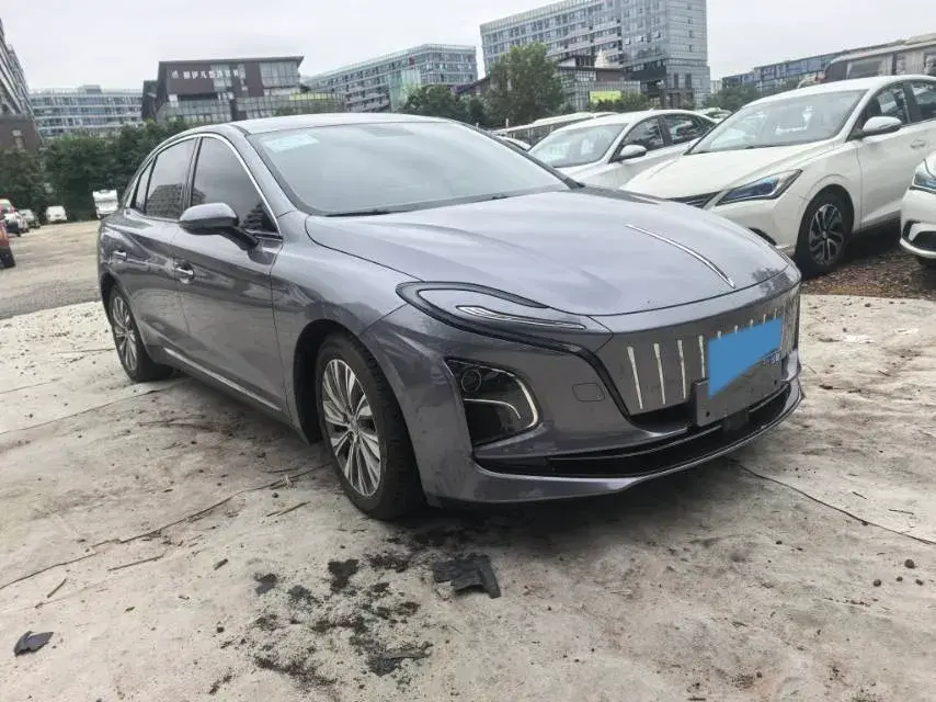 2024 HONGQI E-QM5 thumbnail 2