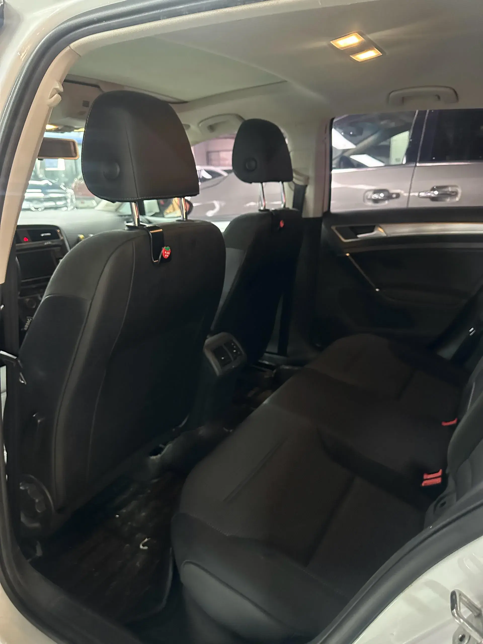 2018 VOLKSWAGEN GOLF thumbnail 4