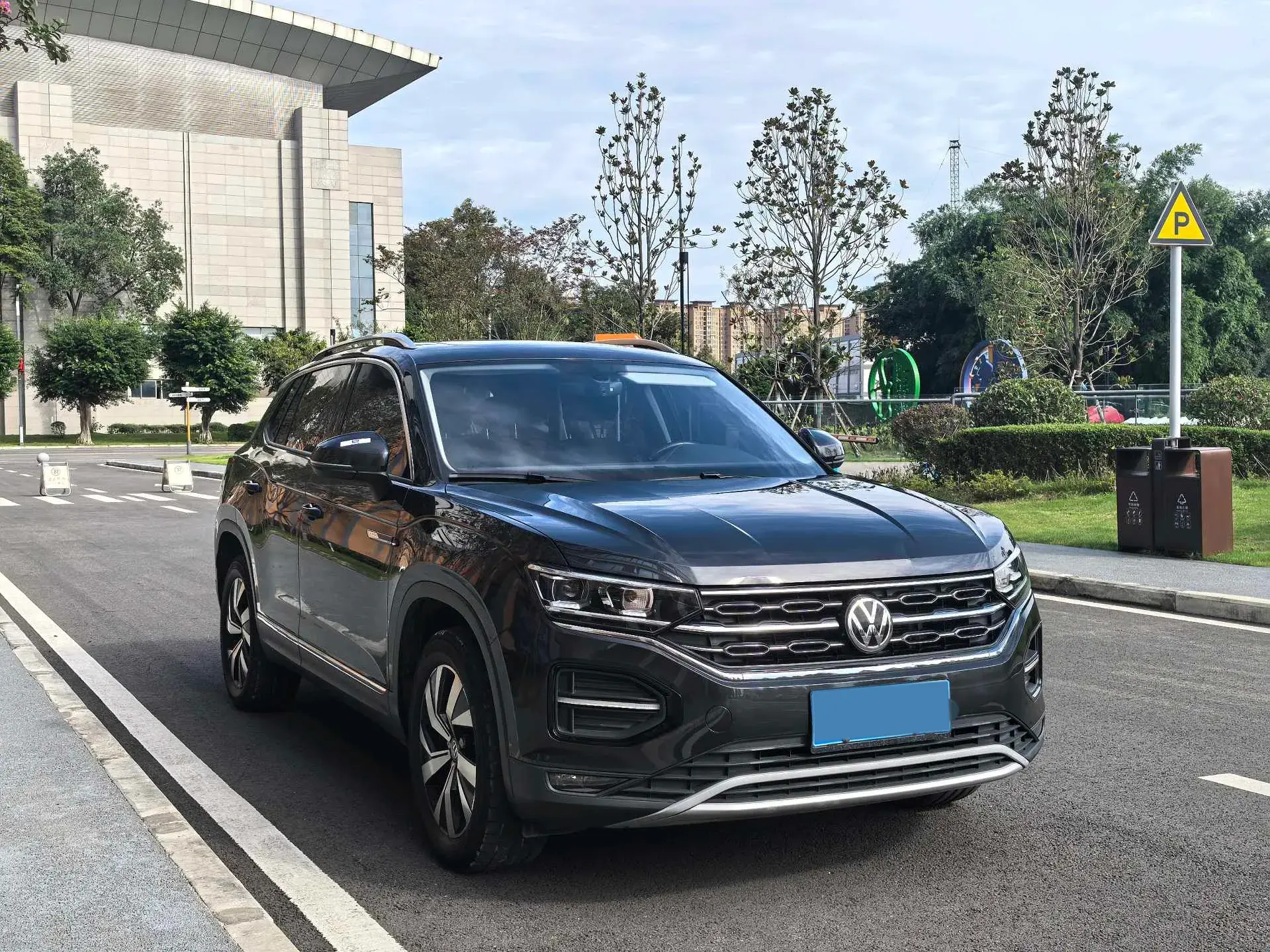 2020 VOLKSWAGEN TAYRON thumbnail 3