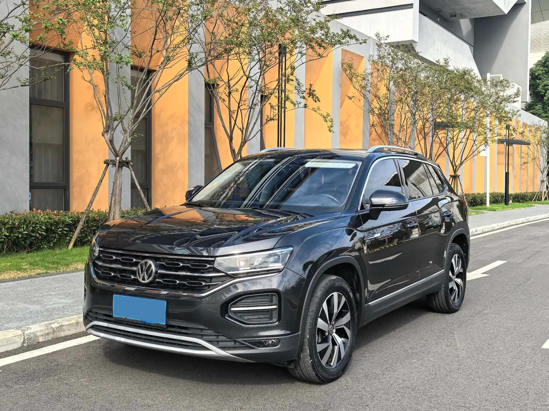 2020 VOLKSWAGEN TAYRON view 1