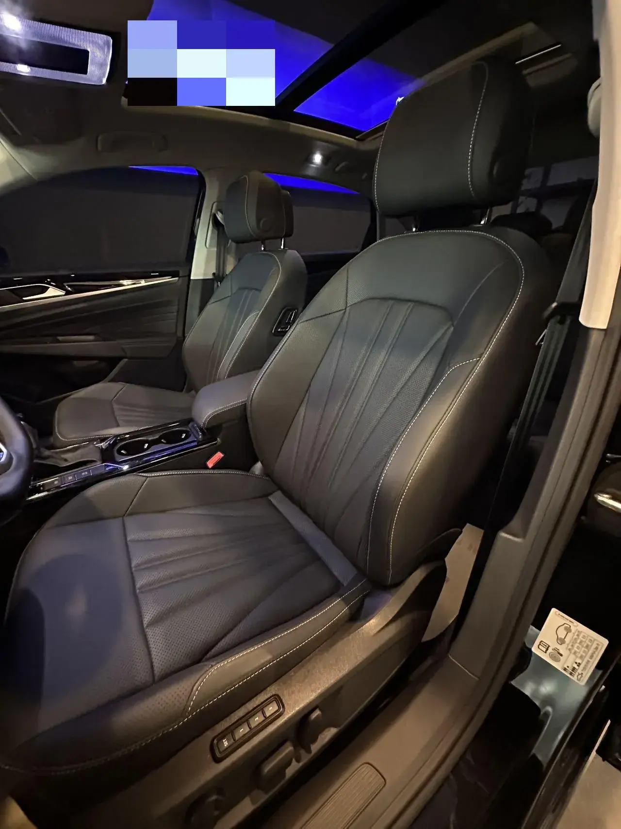 2025 VOLKSWAGEN PASSAT thumbnail 4