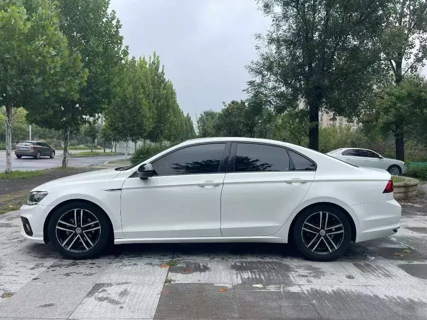 2019 VOLKSWAGEN LAMANDO thumbnail 3