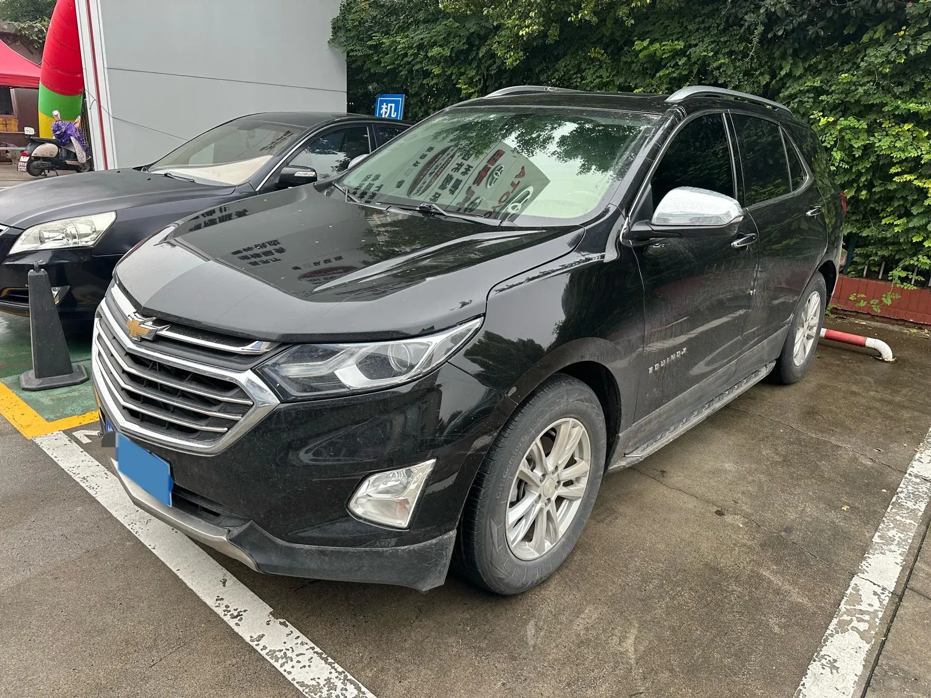 2019 CHEVROLET EQUINOX view 1