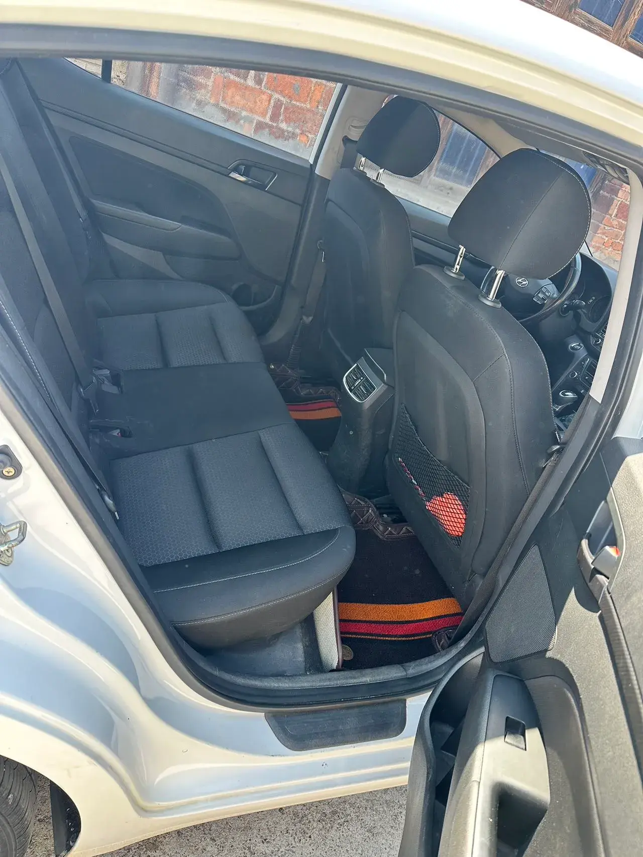 2018 HYUNDAI ELANTRA thumbnail 4