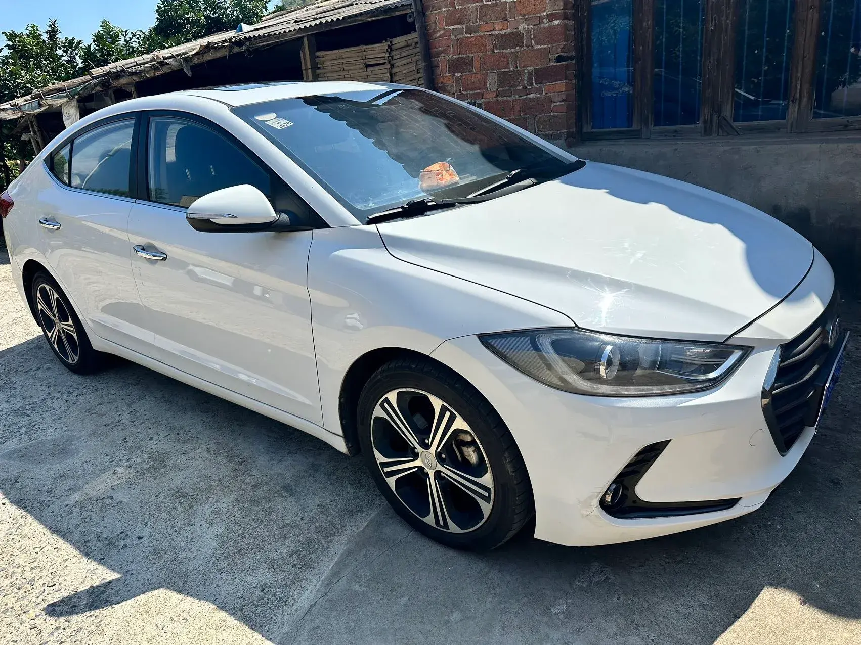 2018 HYUNDAI ELANTRA thumbnail 2