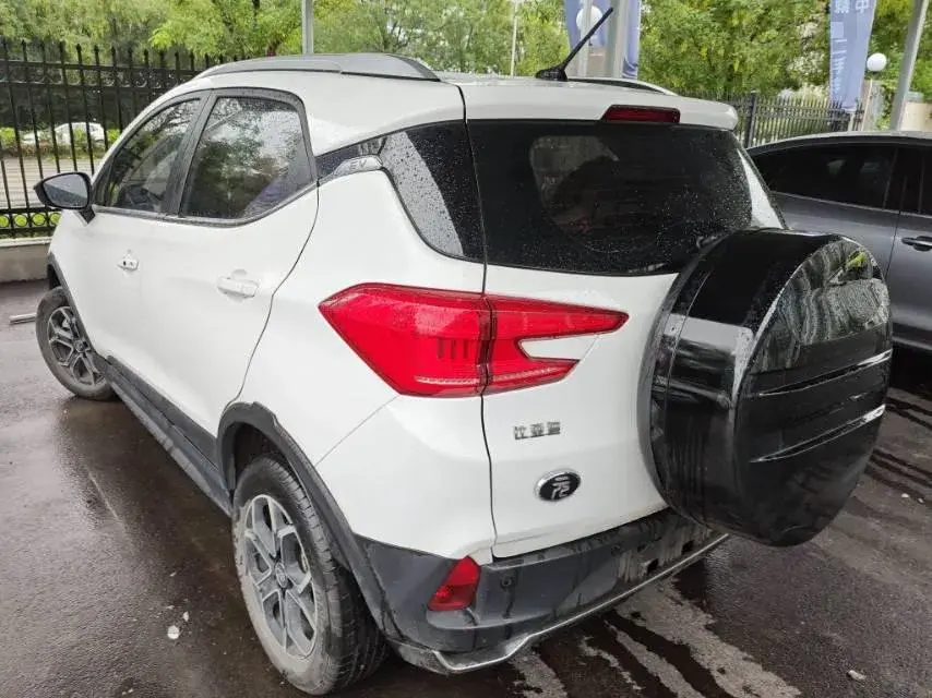 2021 BYD YUAN thumbnail 3