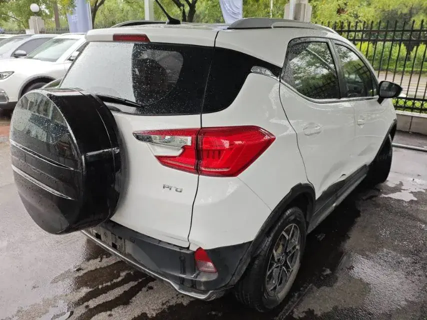 2021 BYD YUAN thumbnail 4