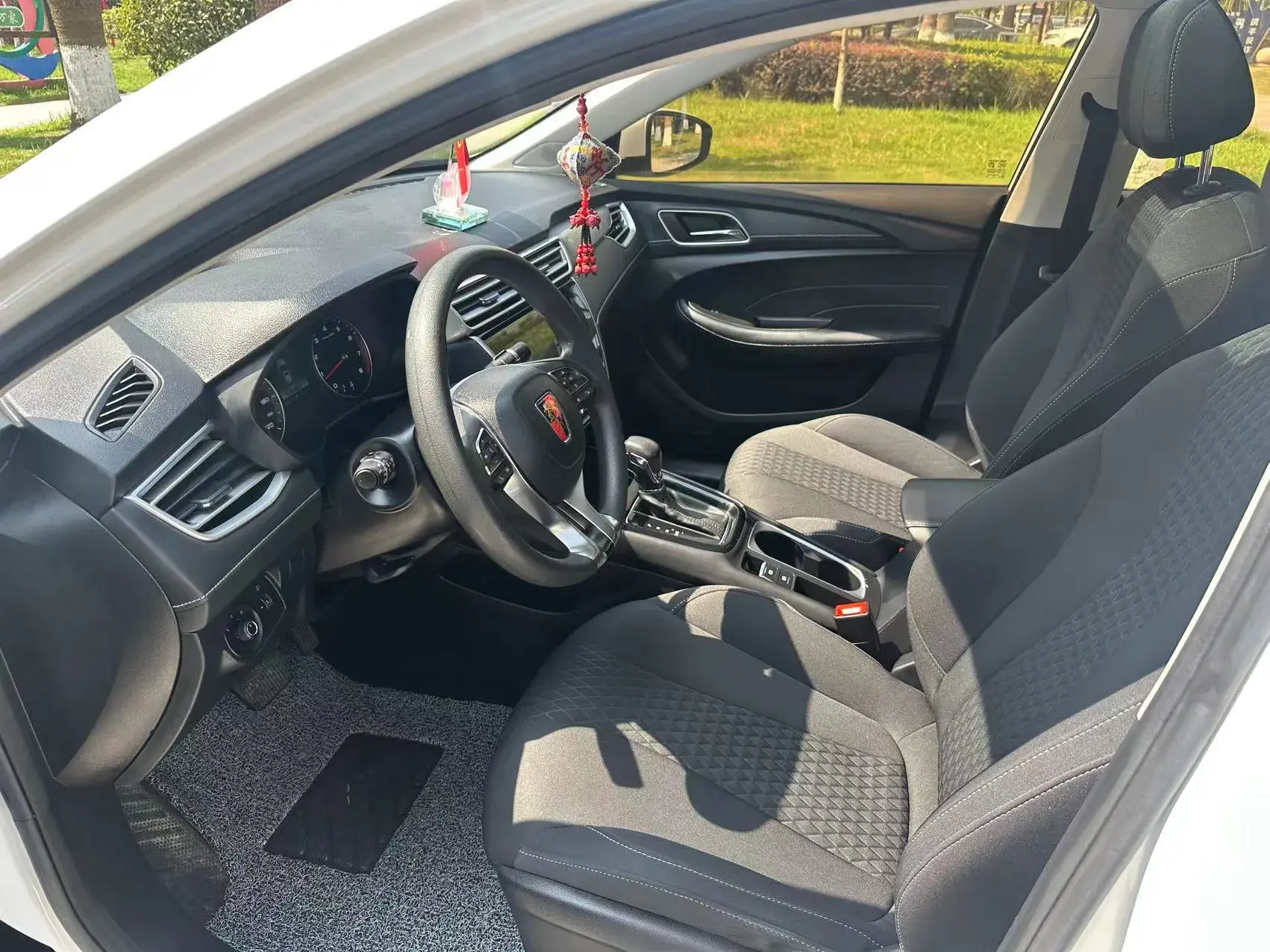 2019 ROEWE I5 thumbnail 2