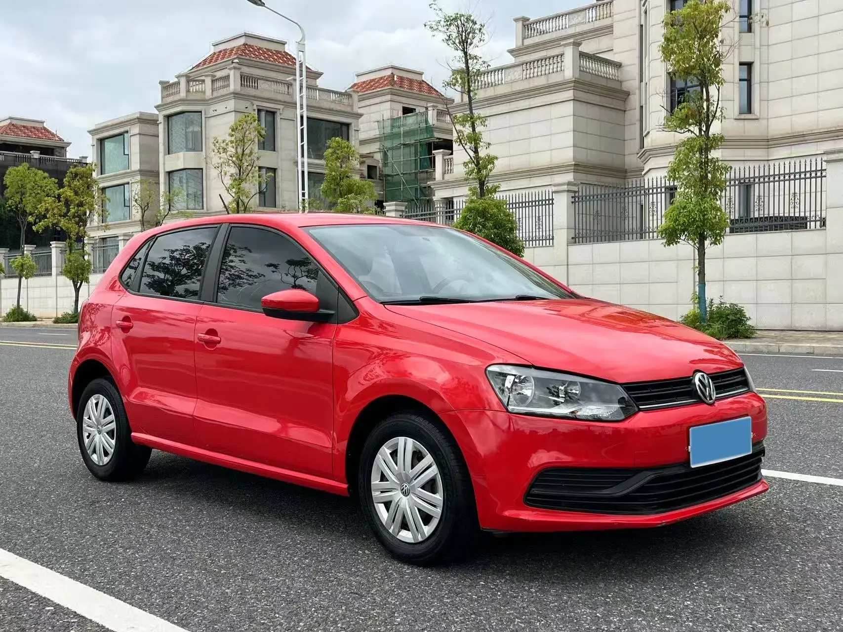2016 VOLKSWAGEN POLO thumbnail 3