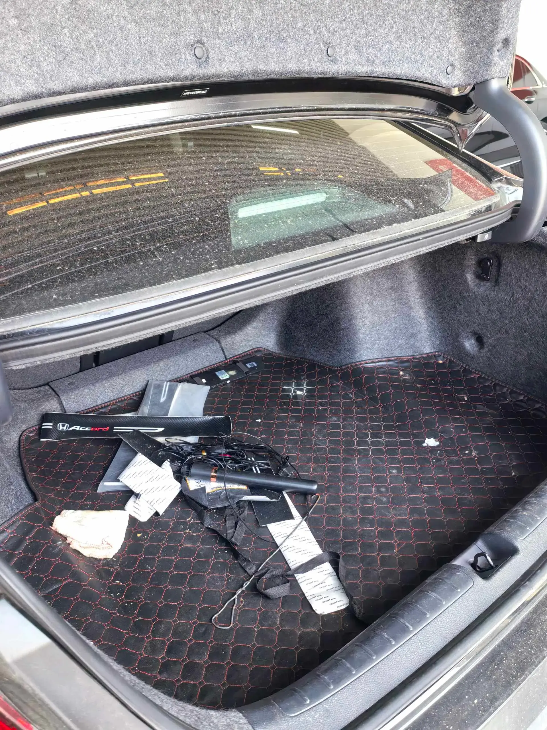 2018 HONDA ACCORD thumbnail 4