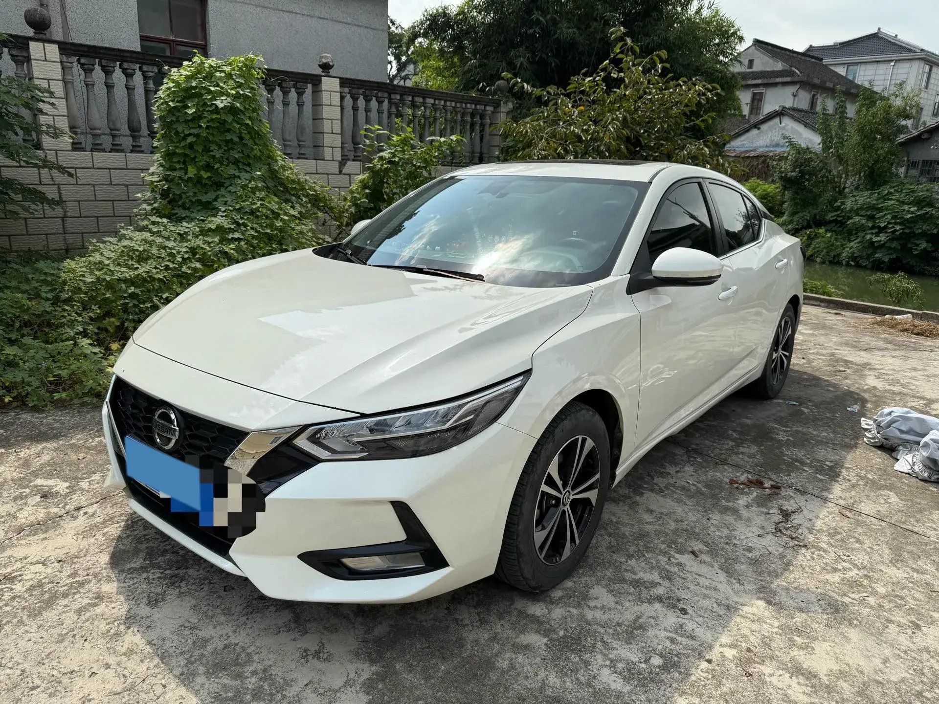 2021 NISSAN SYLPHY view 1