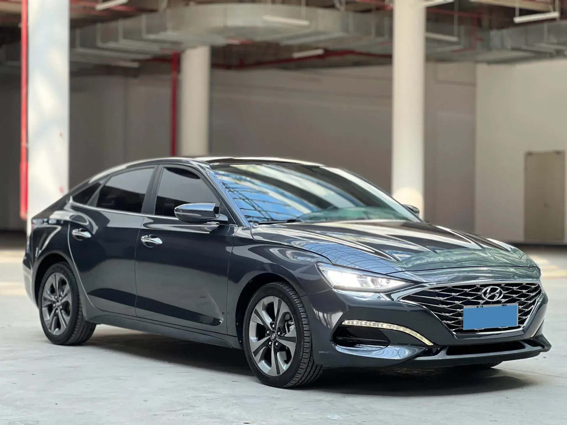 2019 HYUNDAI LA thumbnail 2