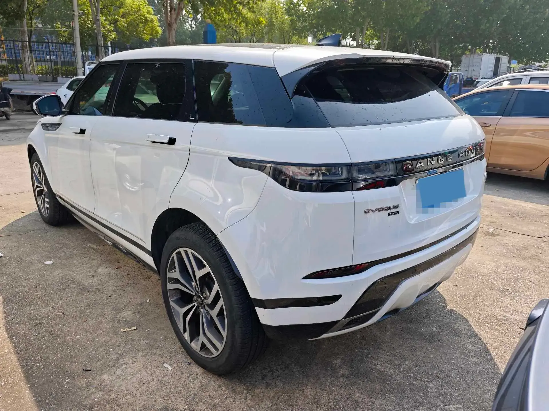 2022 LAND ROVER thumbnail 2