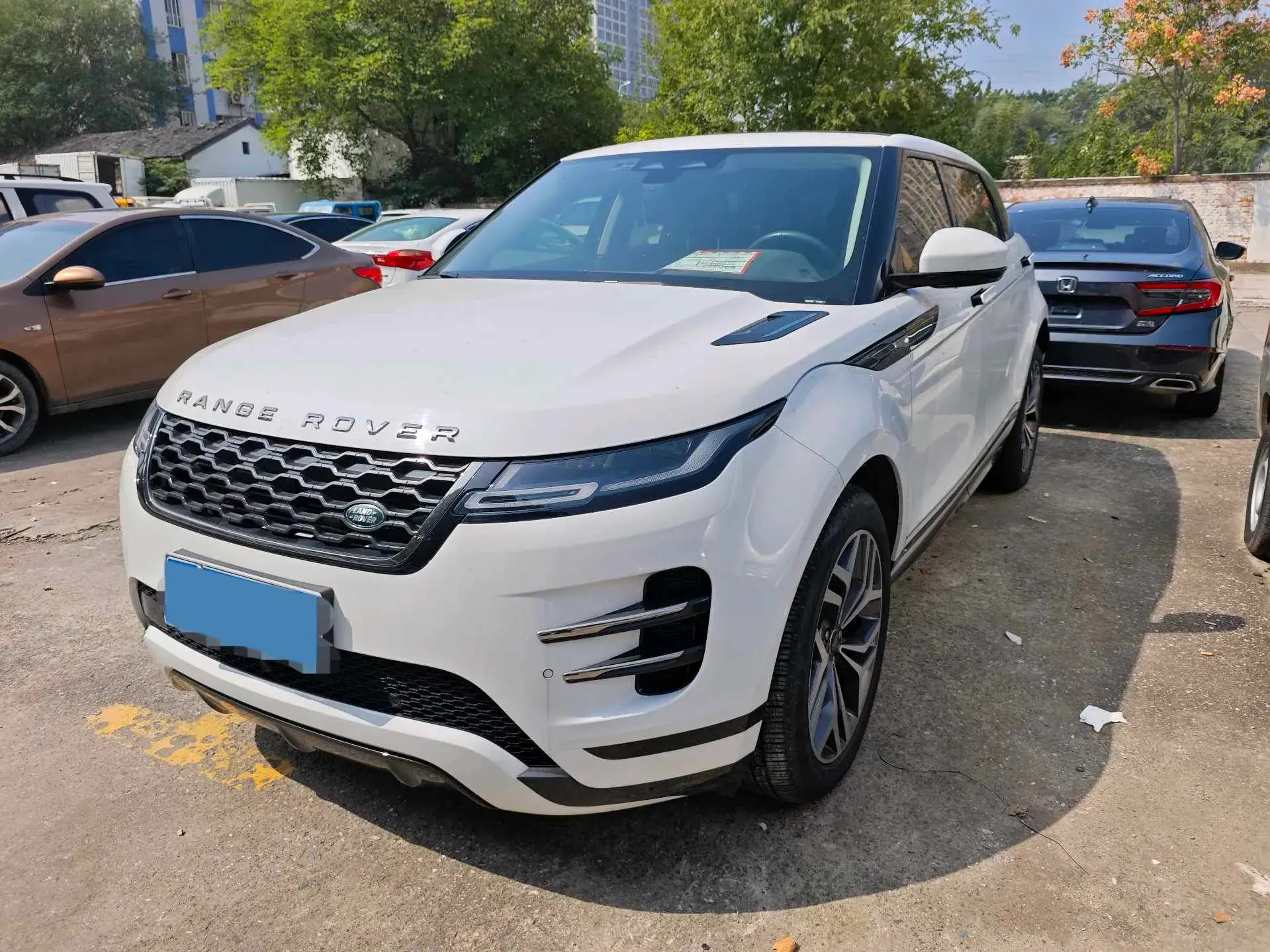 2022 LAND ROVER view 1