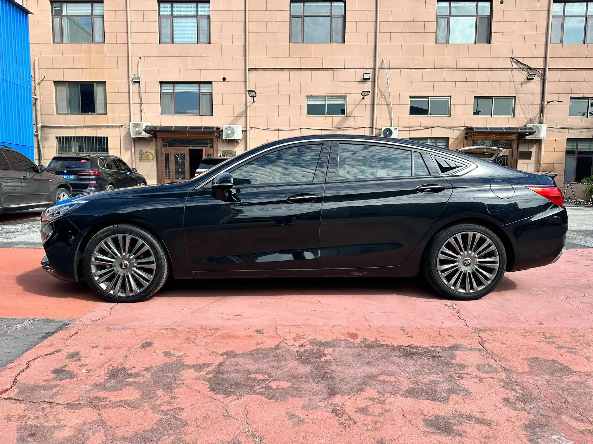 2019 HONGQI H5 thumbnail 4
