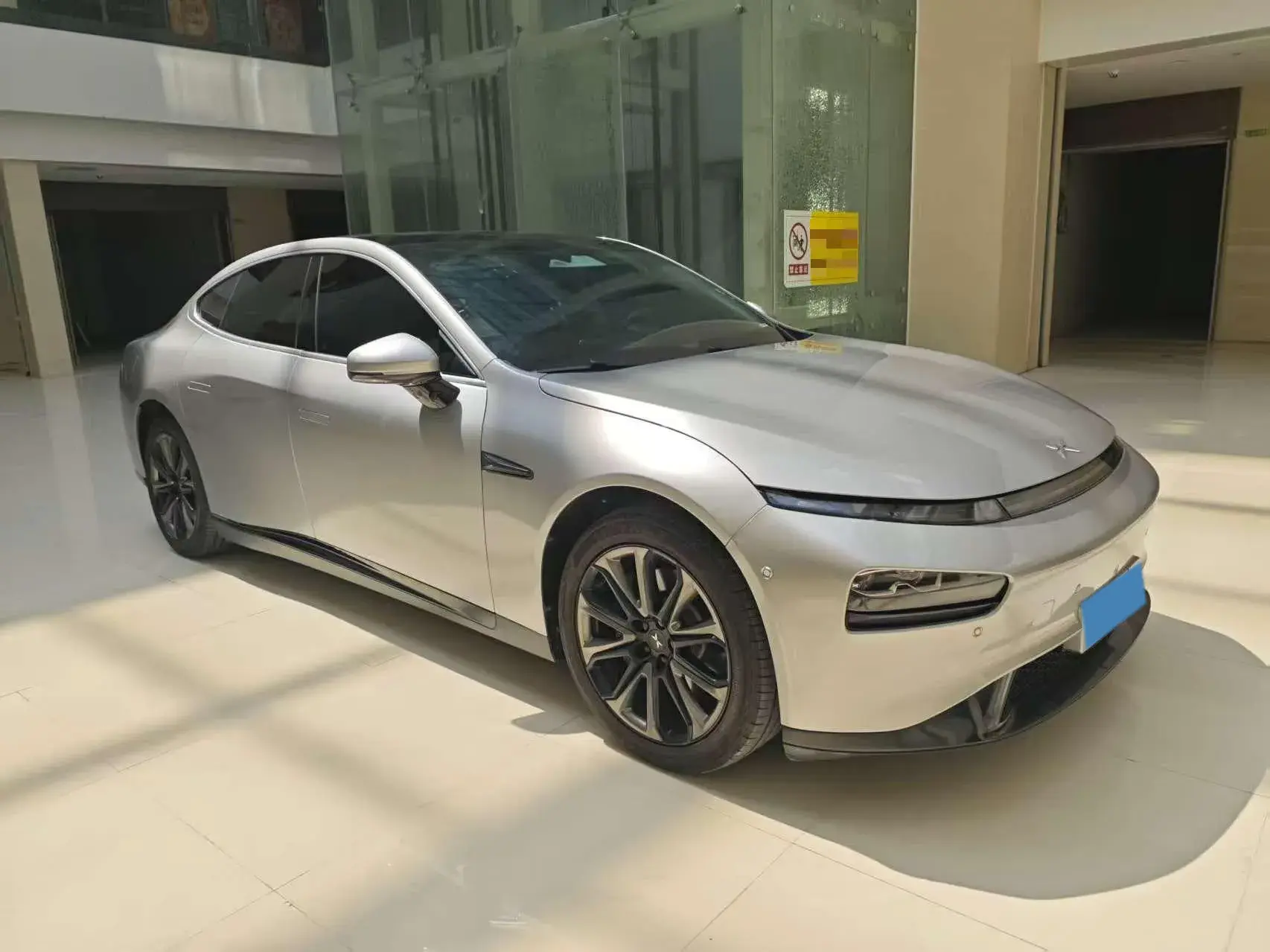 2020 XPENG P7 thumbnail 3