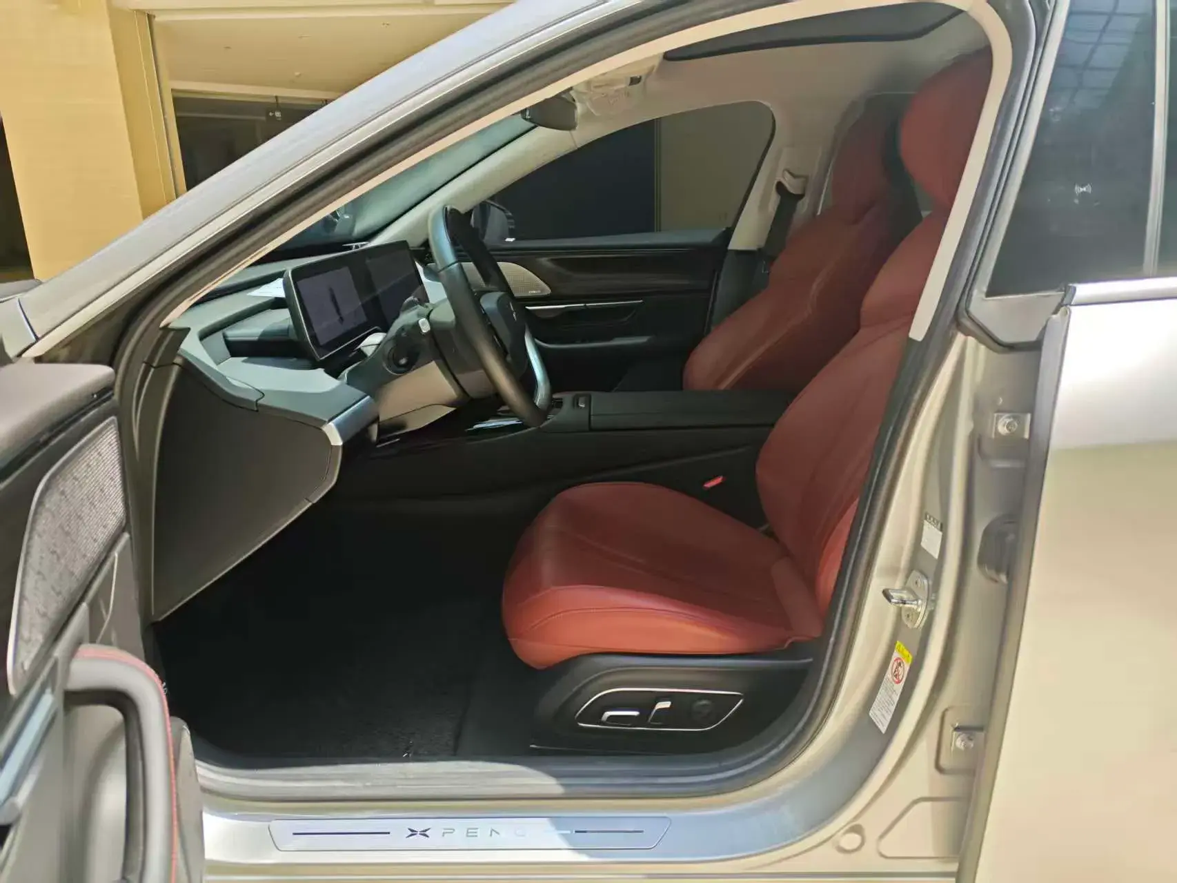 2020 XPENG P7 thumbnail 4