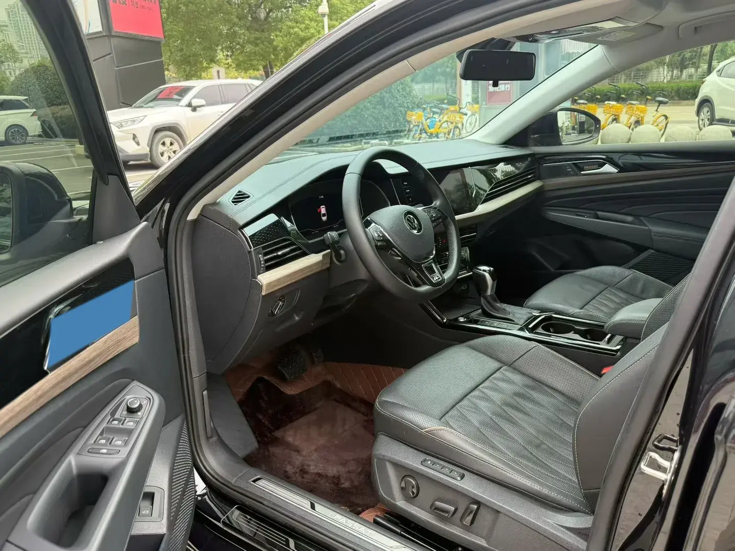 2021 VOLKSWAGEN PASSAT thumbnail 4