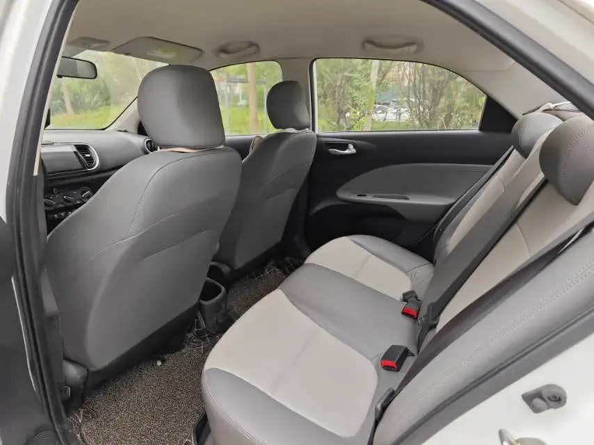 2017 KIA PEGAS thumbnail 3