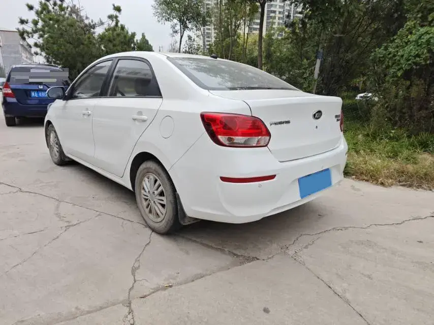 2017 KIA PEGAS thumbnail 4