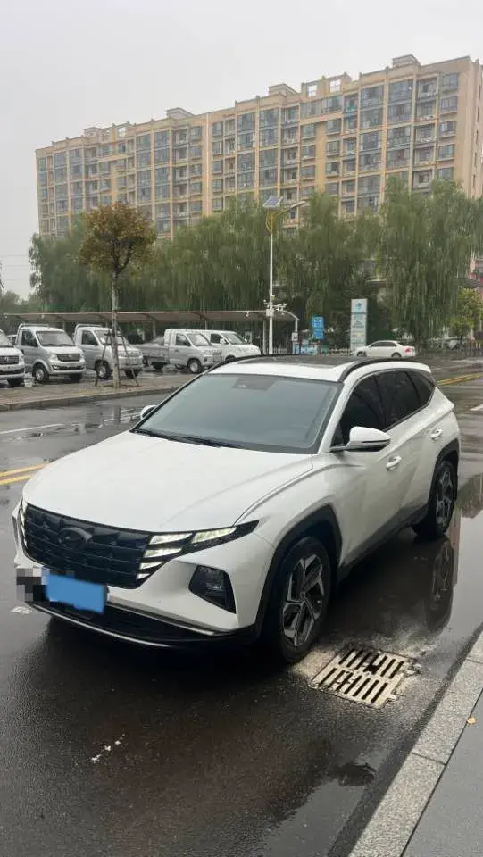 2023 HYUNDAI TUCSON view 1