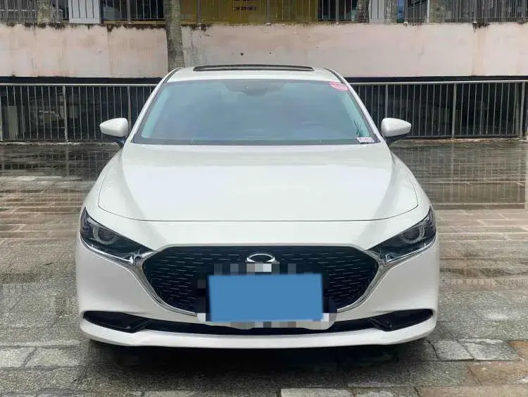 2022 MAZDA 3 thumbnail 2