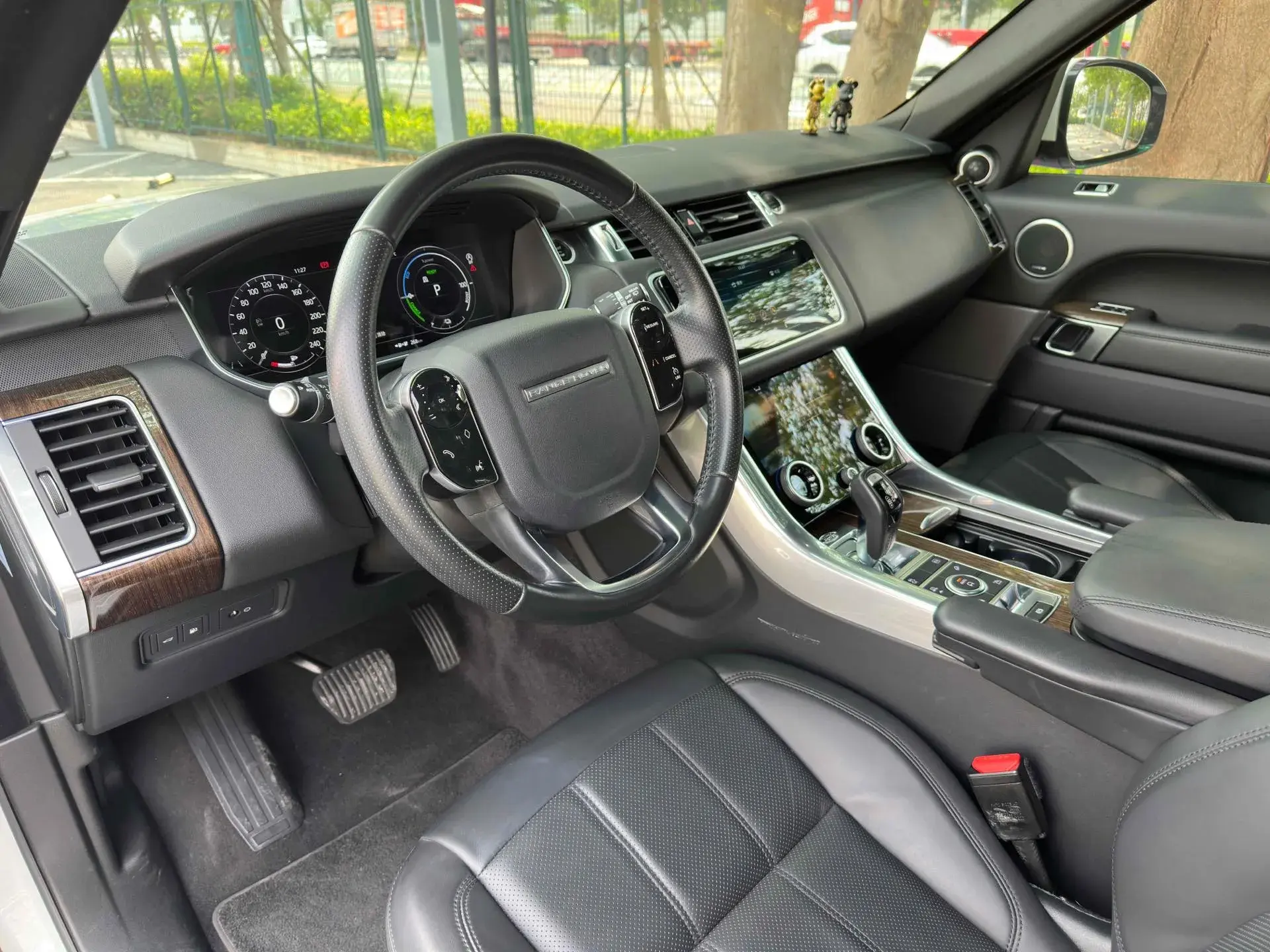 2018 LAND ROVER thumbnail 3